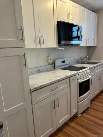 $2,500 | Undisclosed Address, Cedarhurst, NY 11516