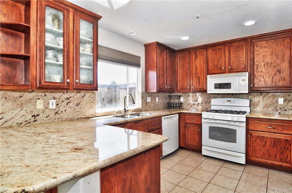 171 East 18th Street, Unit C1 Costa Mesa, CA 92627 - Photo 5 of 14