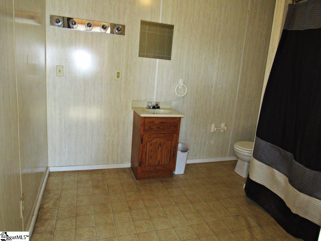 785 Dunklin Bridge Road Fountain Inn, SC 29644 - Photo 18 of 31