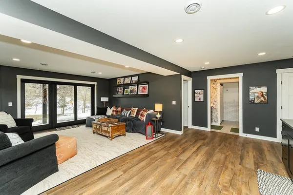$1,500,000 | 503 24th Street Southwest, Austin, MN 55912