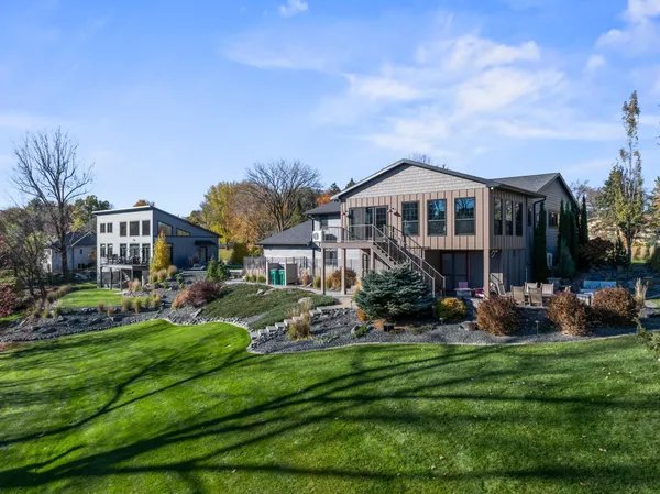 $1,500,000 | 503 24th Street Southwest, Austin, MN 55912
