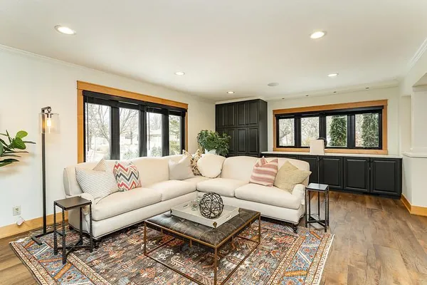 $1,500,000 | 503 24th Street Southwest, Austin, MN 55912