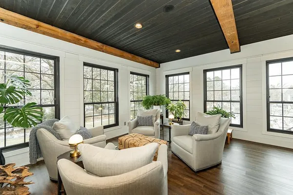 $1,500,000 | 503 24th Street Southwest, Austin, MN 55912