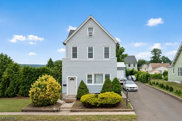 $749,999 | 603 Lincoln Boulevard, Middlesex, NJ 08846