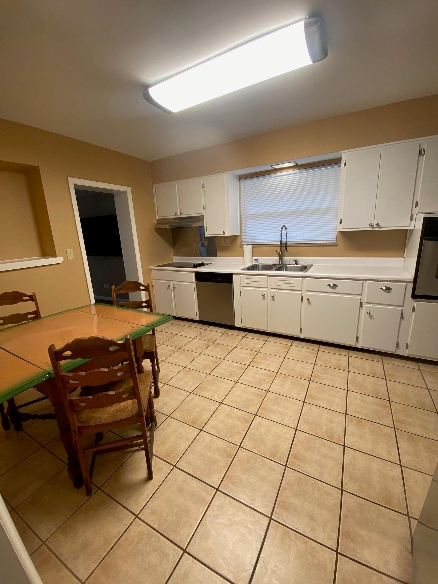 885 Norwood Road Huntington, WV 25705 - Photo 6 of 18 Gallery Image 6