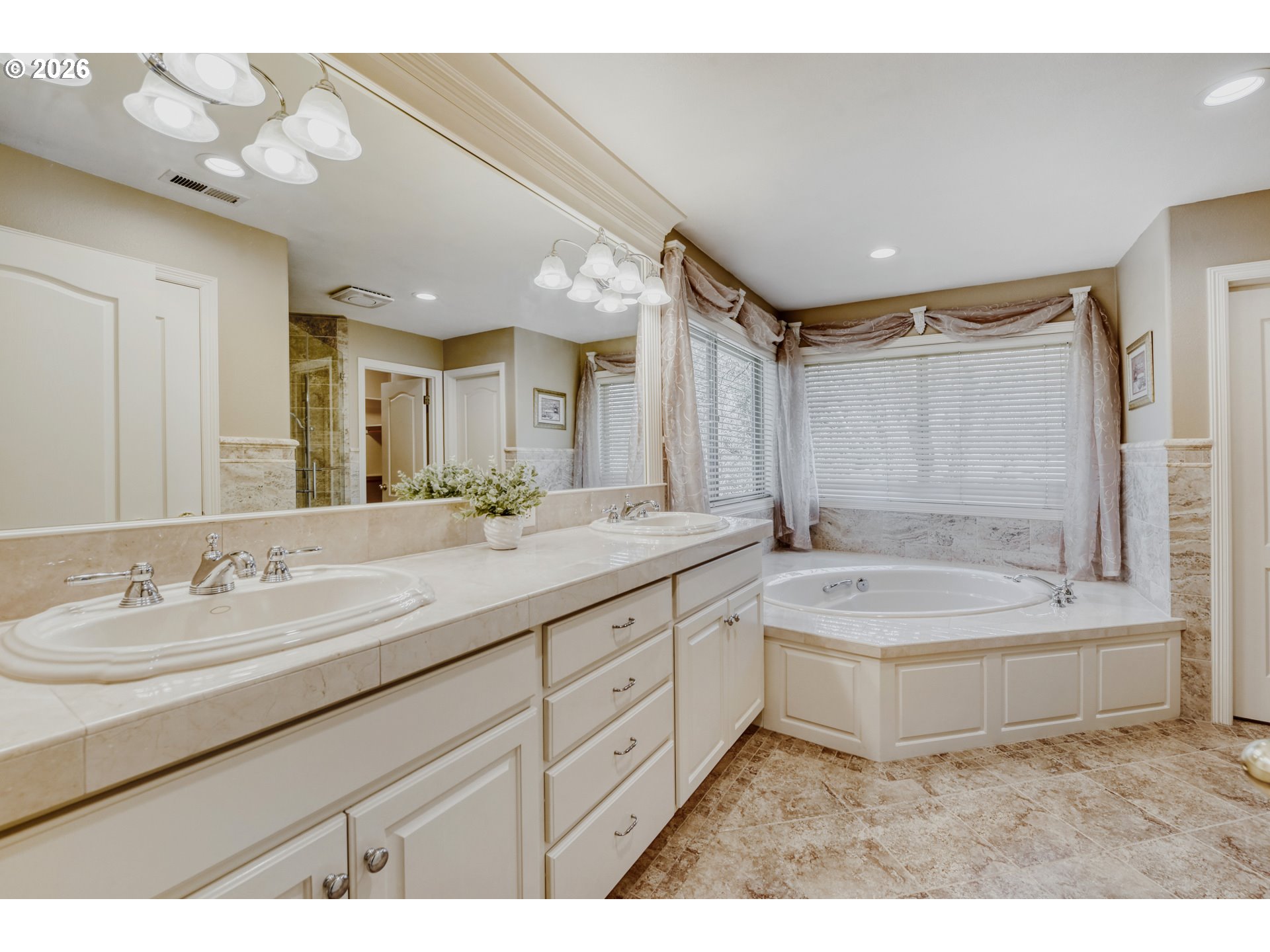 11075 Southwest Cabot Street Beaverton, OR 97005 - Photo 16 of 41