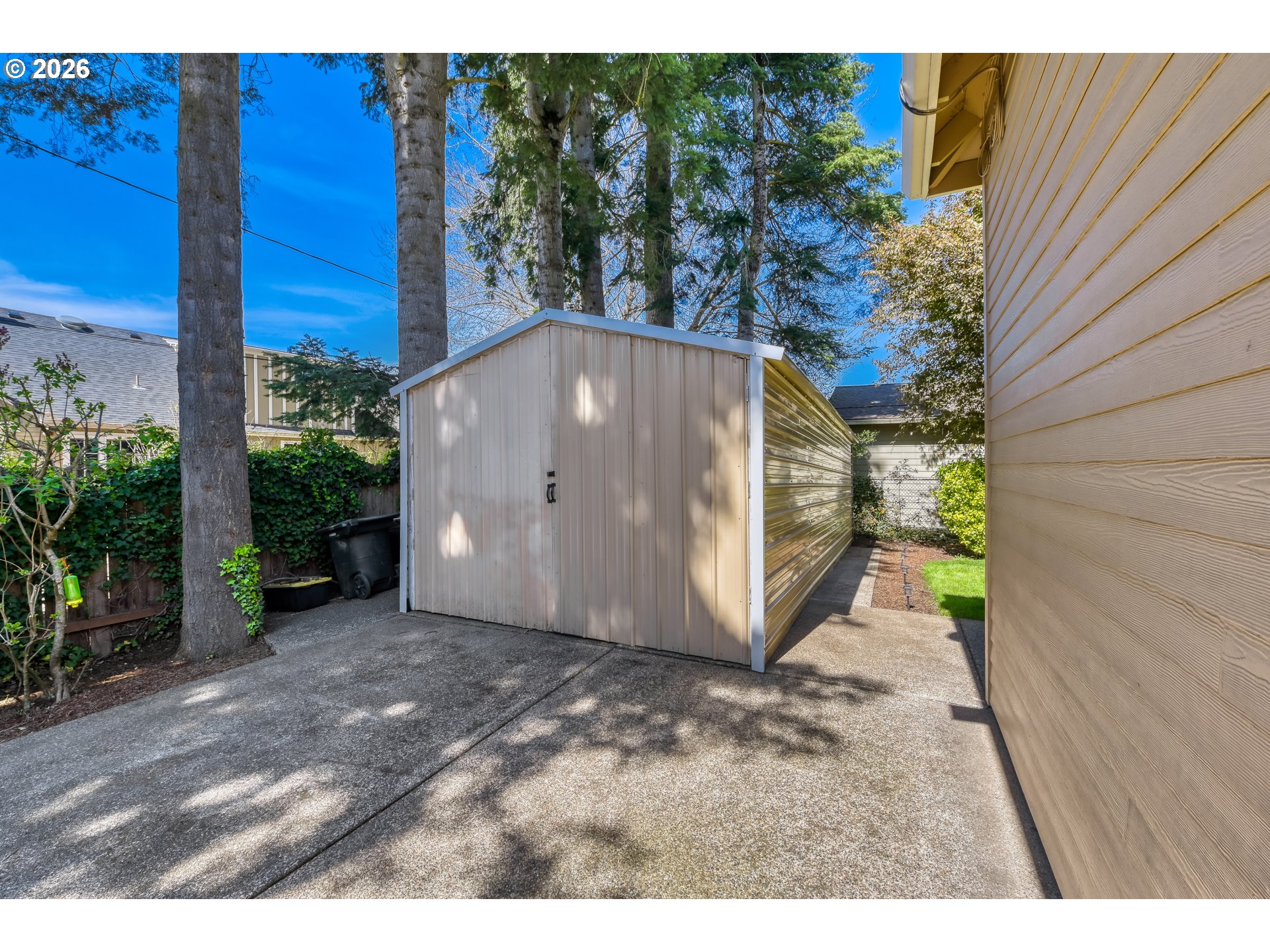 11075 Southwest Cabot Street Beaverton, OR 97005 - Photo 26 of 41