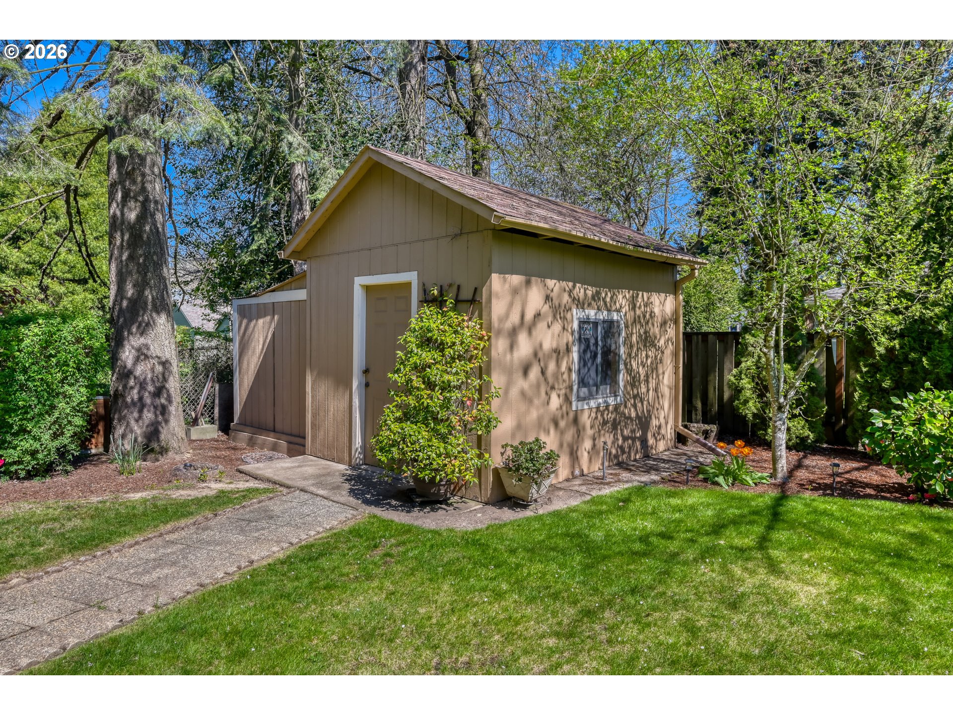 11075 Southwest Cabot Street Beaverton, OR 97005 - Photo 28 of 41