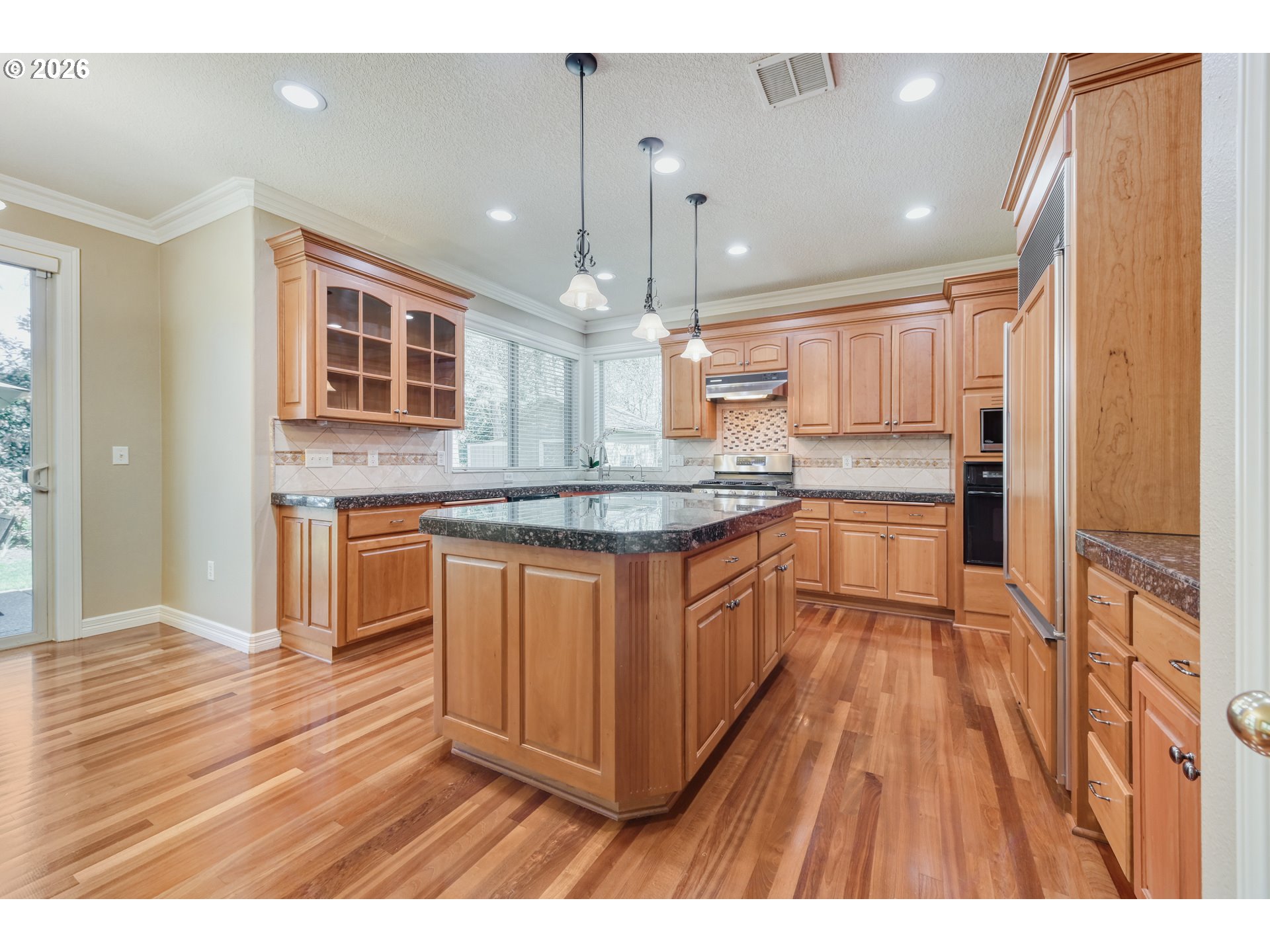 11075 Southwest Cabot Street Beaverton, OR 97005 - Photo 9 of 41