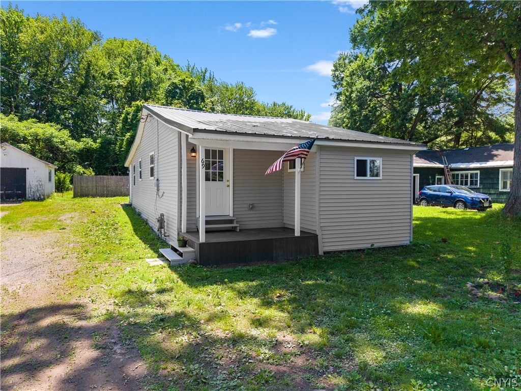 69 Larned Road Schroeppel, NY 13132 - Photo 1 of 33
