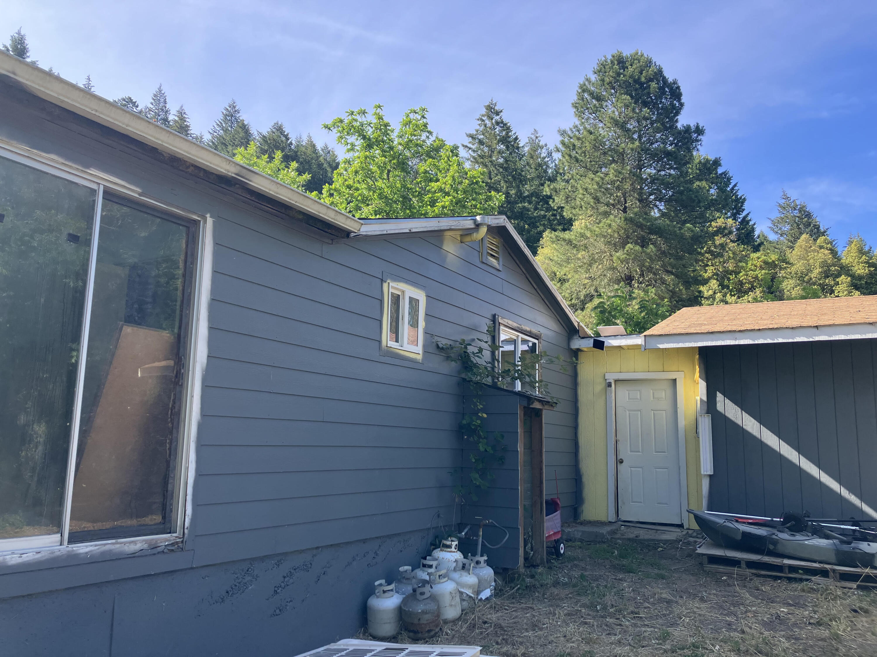 289 Colony Road Myers Flat, CA 95554 - Photo 3 of 6