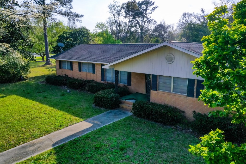 706 Jenkins Street Blackshear, GA 31516 - Photo 3 of 36