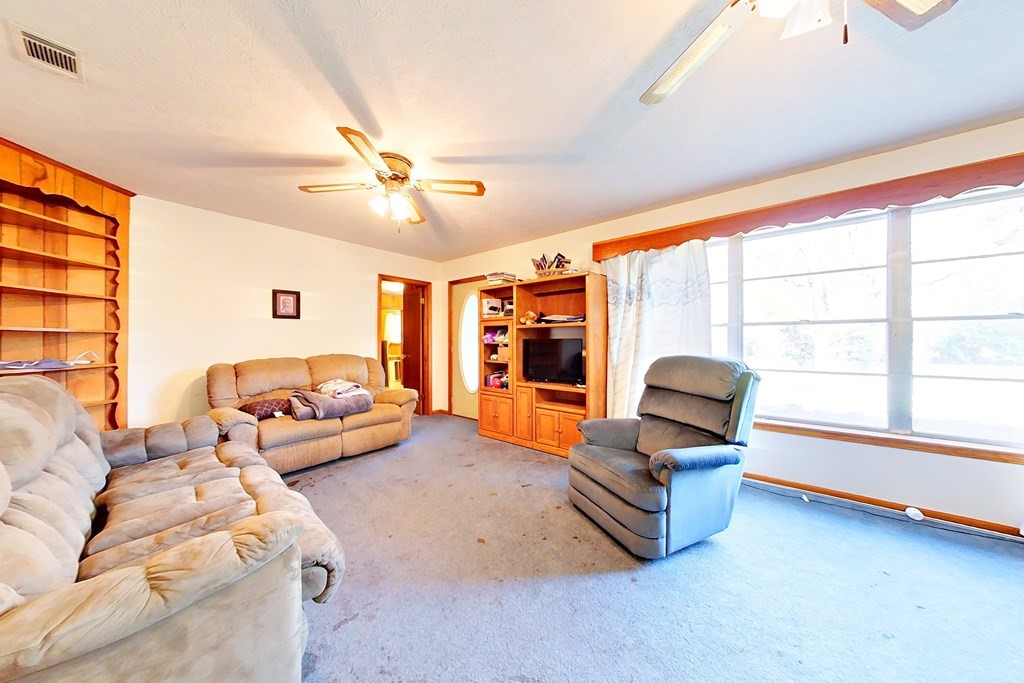 706 Jenkins Street Blackshear, GA 31516 - Photo 8 of 36