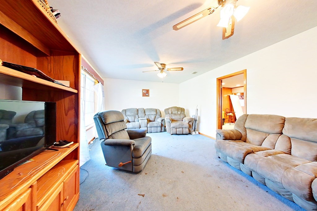 706 Jenkins Street Blackshear, GA 31516 - Photo 9 of 36