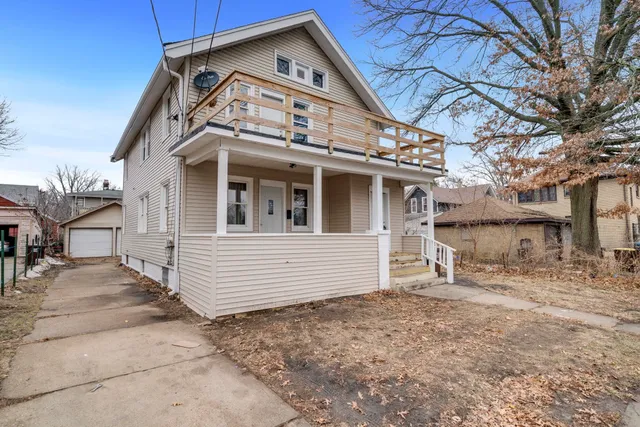 $215,000 | 1128 21st Place, Rockford, IL 61104