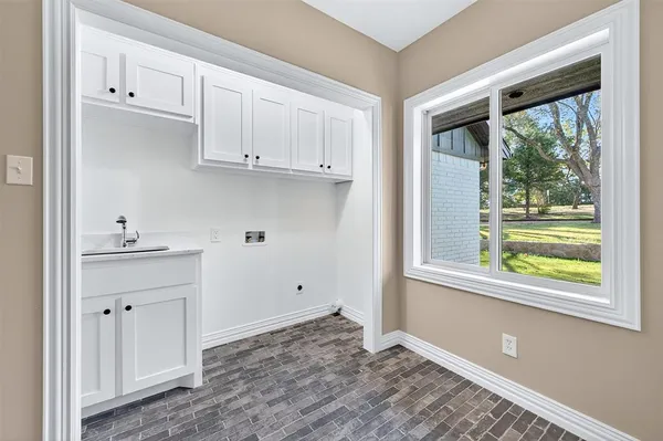 $825,000 | 1 River Hills Drive, Denison, TX 75020