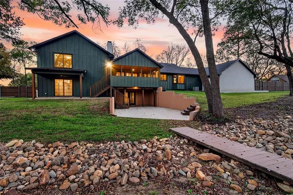 $825,000 | 1 River Hills Drive, Denison, TX 75020