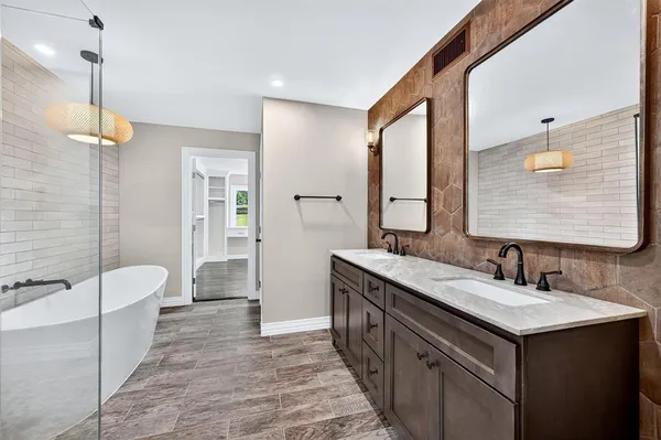 $825,000 | 1 River Hills Drive, Denison, TX 75020