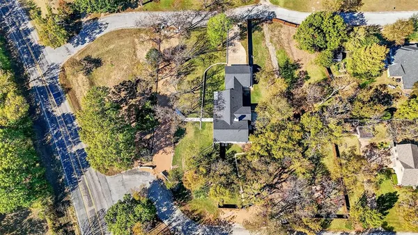 $825,000 | 1 River Hills Drive, Denison, TX 75020