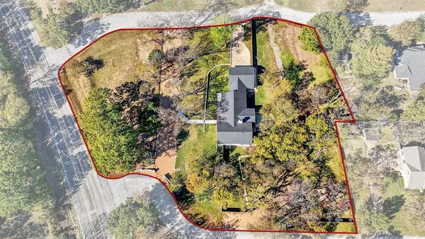 $825,000 | 1 River Hills Drive, Denison, TX 75020