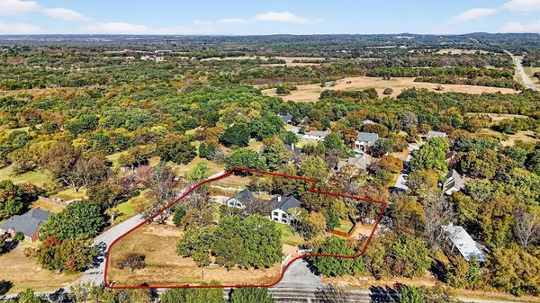 $825,000 | 1 River Hills Drive, Denison, TX 75020