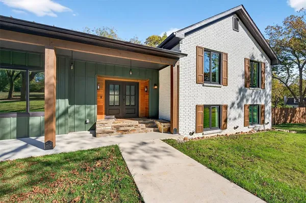 $825,000 | 1 River Hills Drive, Denison, TX 75020