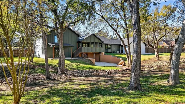 $825,000 | 1 River Hills Drive, Denison, TX 75020