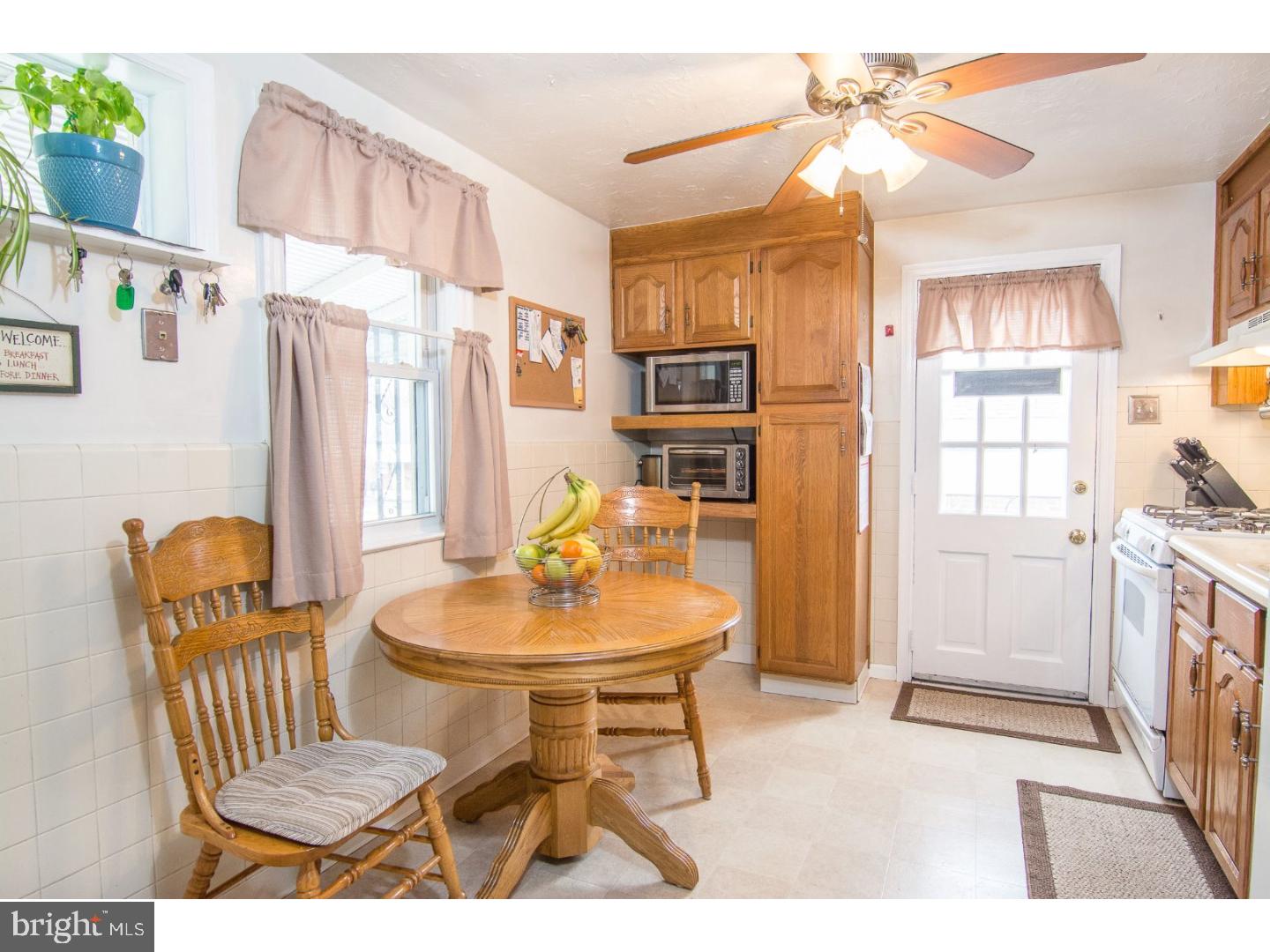 915 Kingsman Road Boothwyn, PA 19061 - Photo 7 of 22 Kitchen