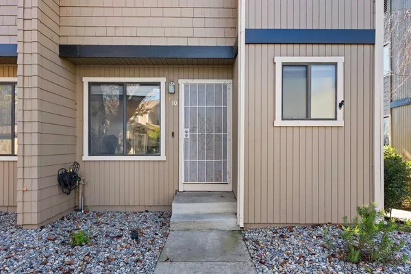 $465,000 | 801 Nash Road, Unit B10, Hollister, CA 95023