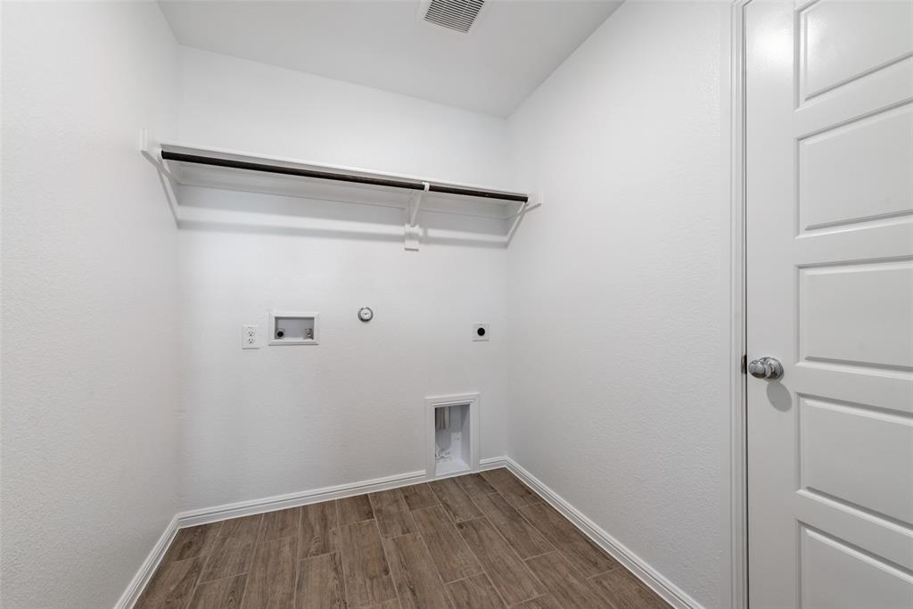 1137 Catalan Trail Mesquite, TX 75149 - Photo 12 of 22 a view of small space with wooden floor