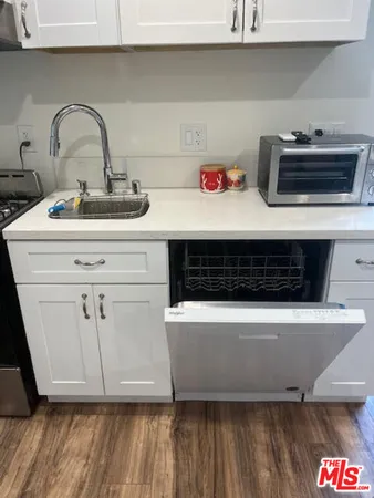 $2,100 | 15524 Sylvan Street, Van Nuys, CA 91411