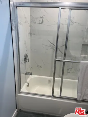 $2,100 | 15524 Sylvan Street, Van Nuys, CA 91411