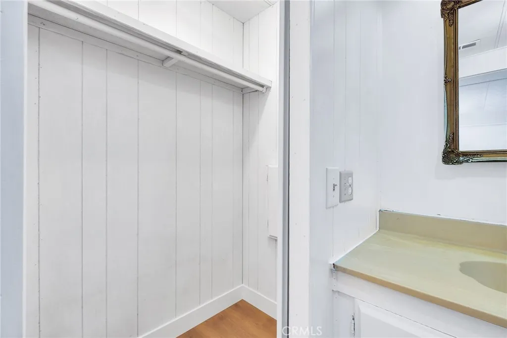 17700 Avalon, Unit 267 Carson, CA 90745 - Photo 33 of 50 a bathroom with a sink and a bathtub