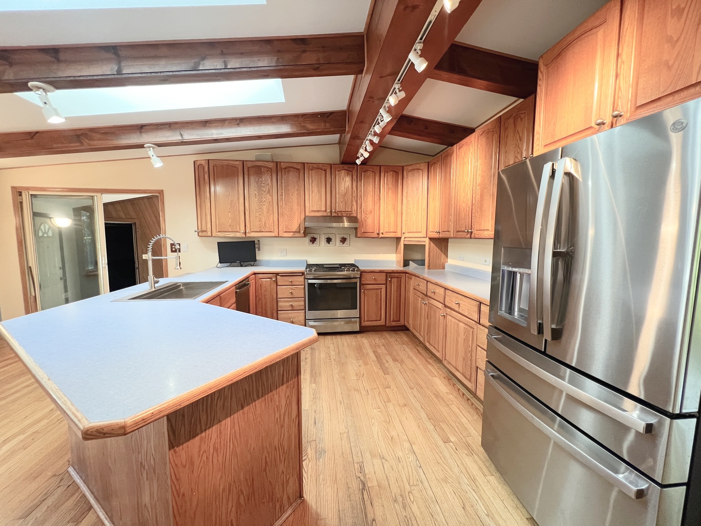610 Hickory Road Woodstock, IL 60098 - Photo 3 of 22 Gallery Image 3