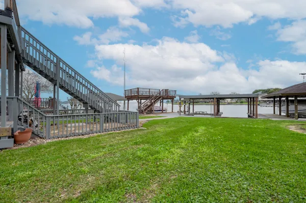 $569,000 | 225 Capetown, Montgomery, TX 77356