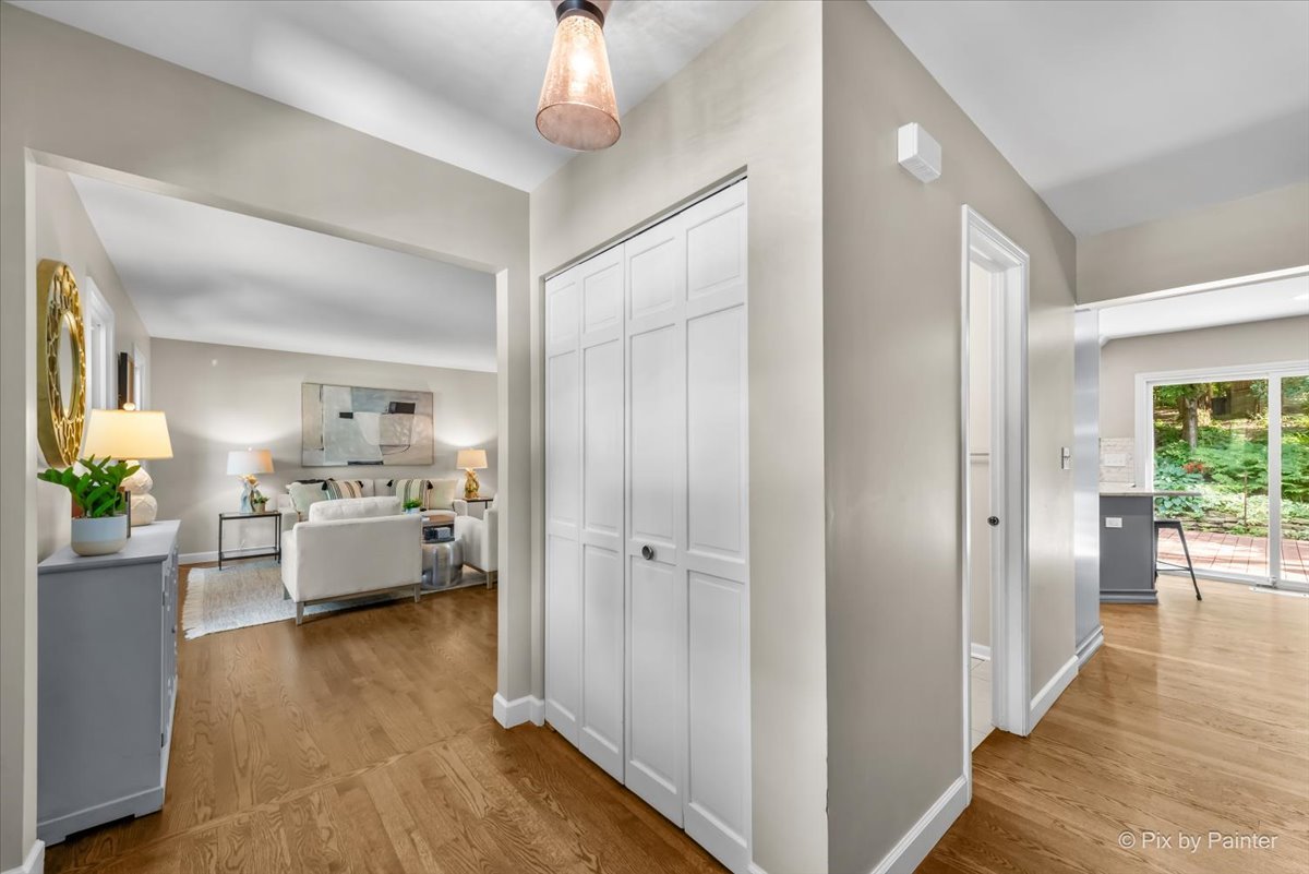 515 Timbers Trail St. Charles, IL 60174 - Photo 8 of 52 Gallery Image 8