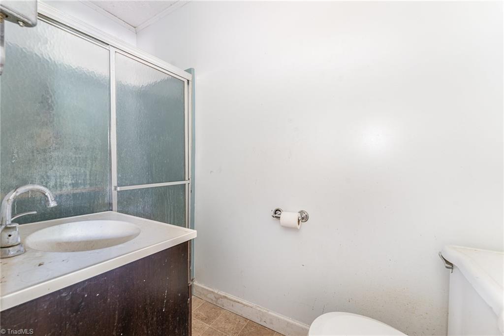 1402 Skeen View Road Asheboro, NC 27205 - Photo 13 of 19 Gallery Image 13