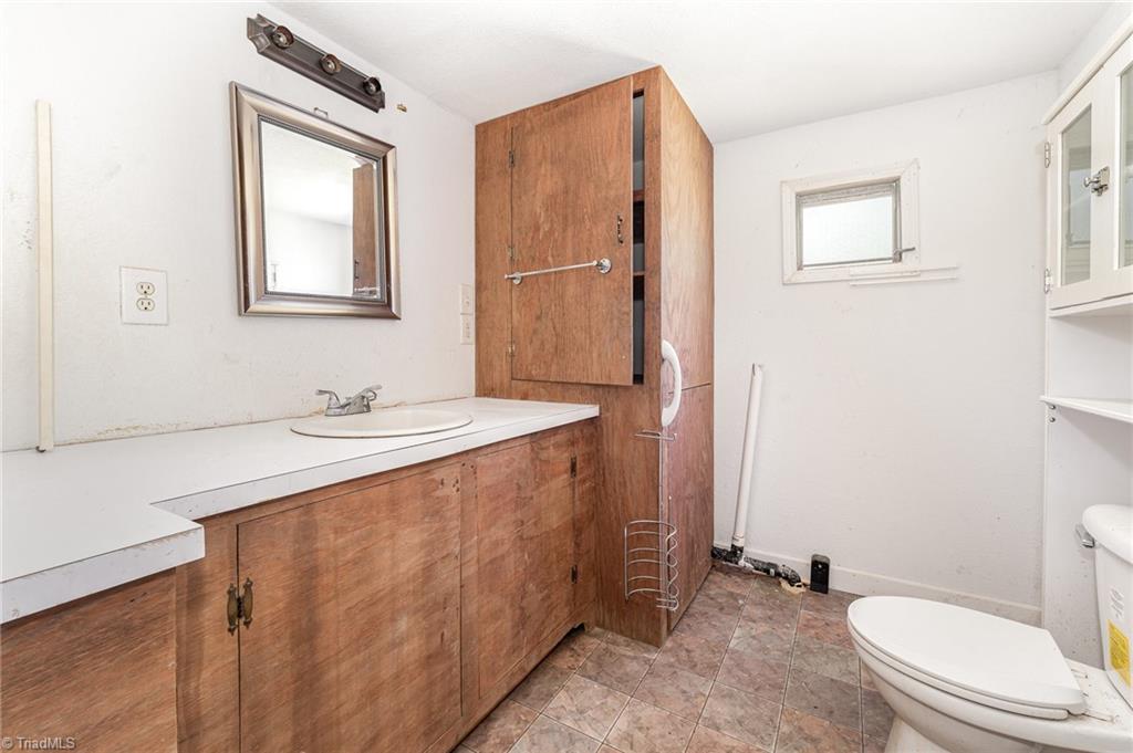 1402 Skeen View Road Asheboro, NC 27205 - Photo 16 of 19 Gallery Image 16