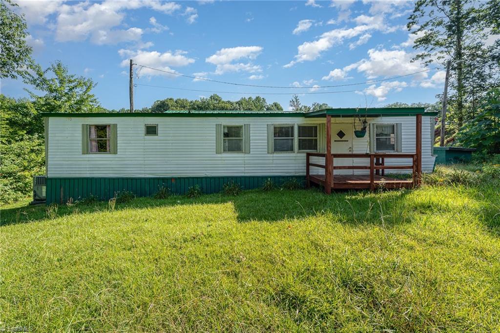 1402 Skeen View Road Asheboro, NC 27205 - Photo 3 of 19 Gallery Image 3