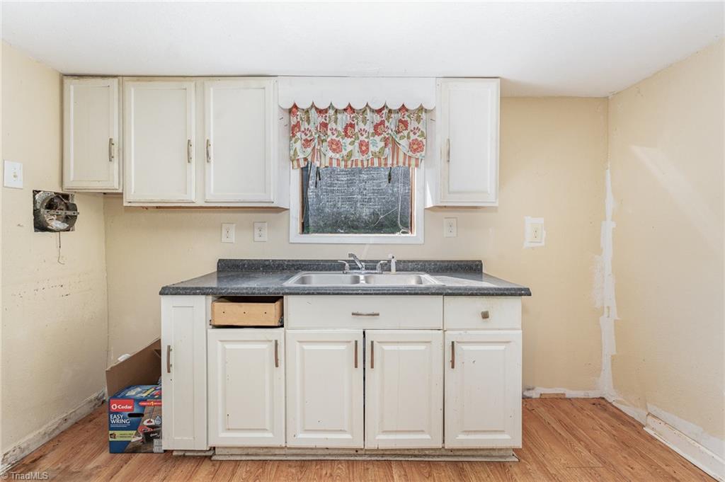 1402 Skeen View Road Asheboro, NC 27205 - Photo 7 of 19 Gallery Image 7