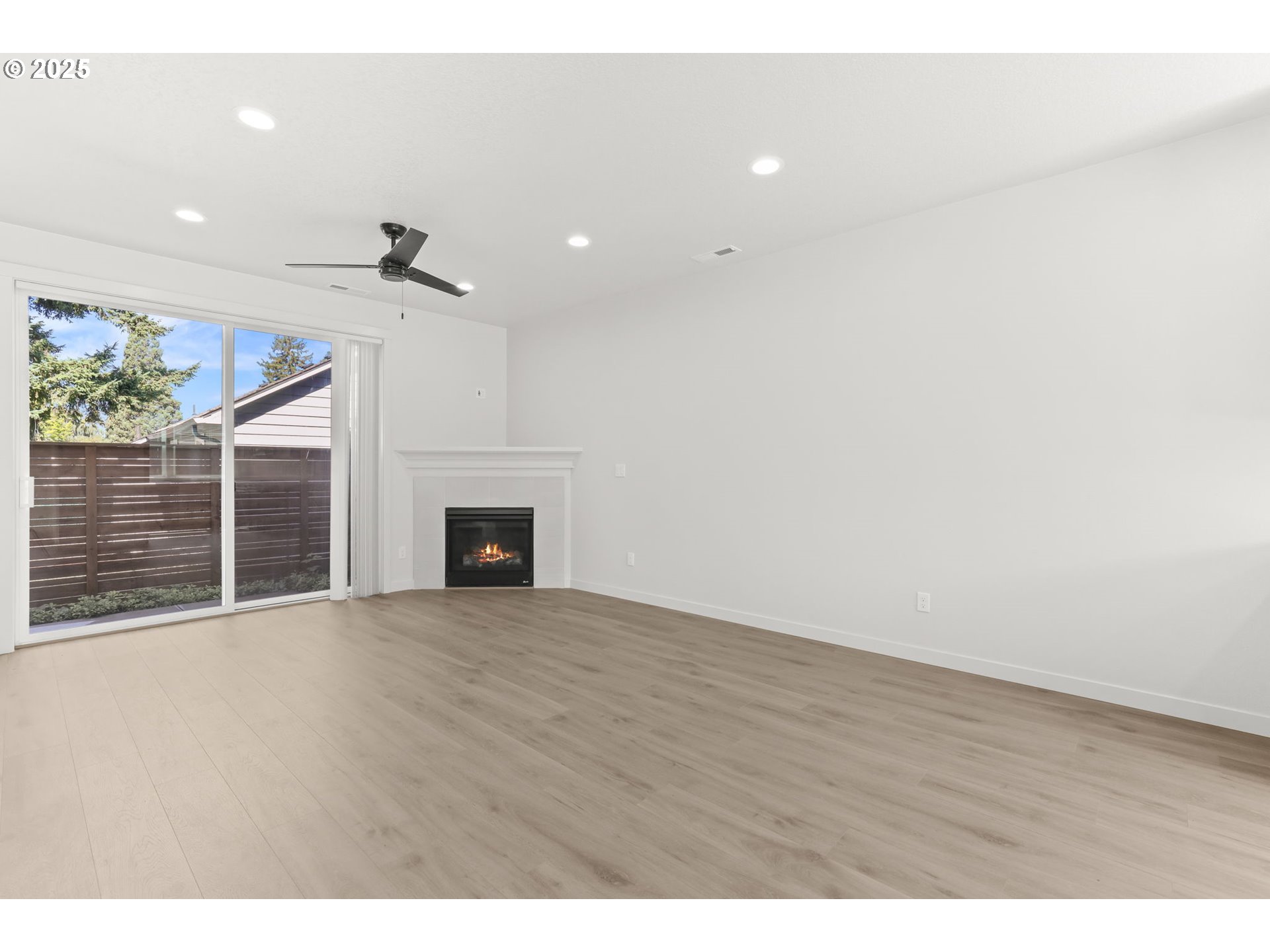 491 Northeast Elliott Avenue Gresham, OR 97030 - Photo 4 of 37