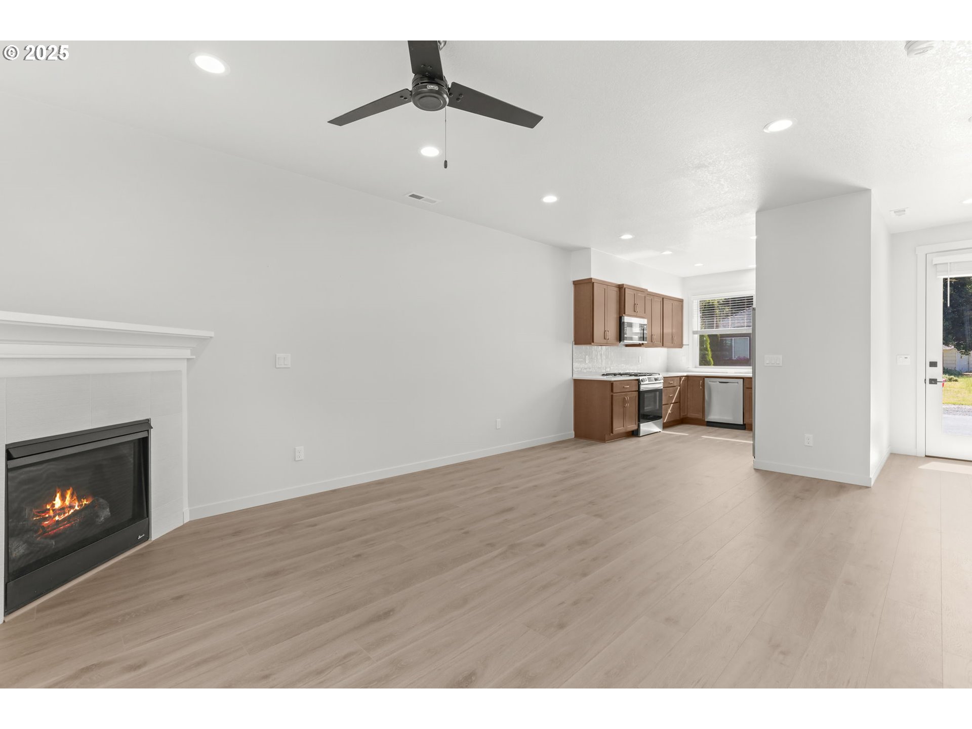 491 Northeast Elliott Avenue Gresham, OR 97030 - Photo 5 of 37