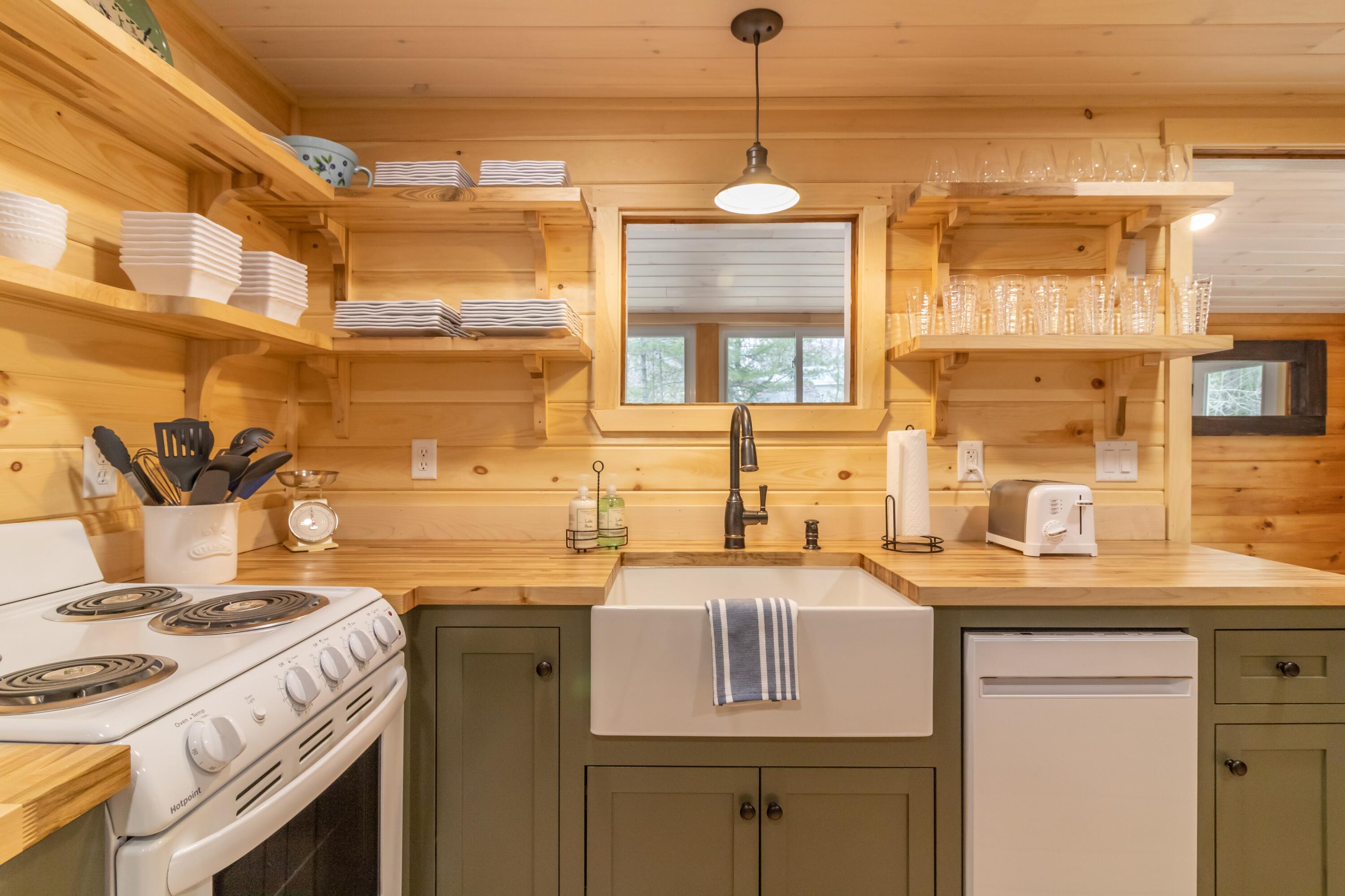 189 Scotts Point Road Clifton, ME 04428 - Photo 15 of 43 189 Scott's Point Road Interiors-2