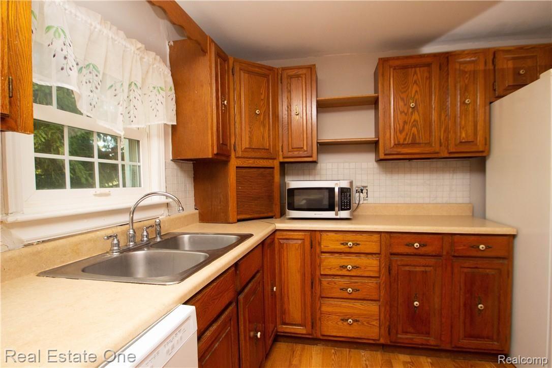 4513 Howland Road Almont, MI 48003 - Photo 11 of 24 almonth-23.jpg