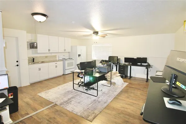 $724,900 | 608 Dundee Road, Dundee, FL 33838