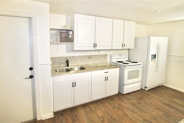$724,900 | 608 Dundee Road, Dundee, FL 33838