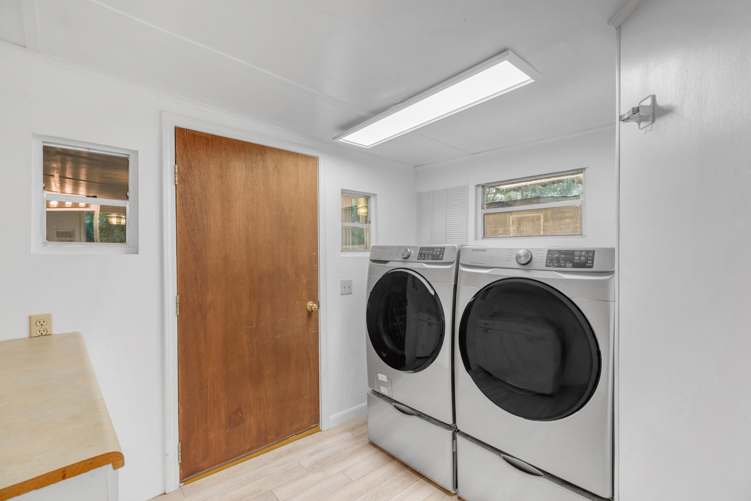 810 McDaniels Fishcamp Road Freeport, FL 32439 - Photo 31 of 33 810 large laundry room