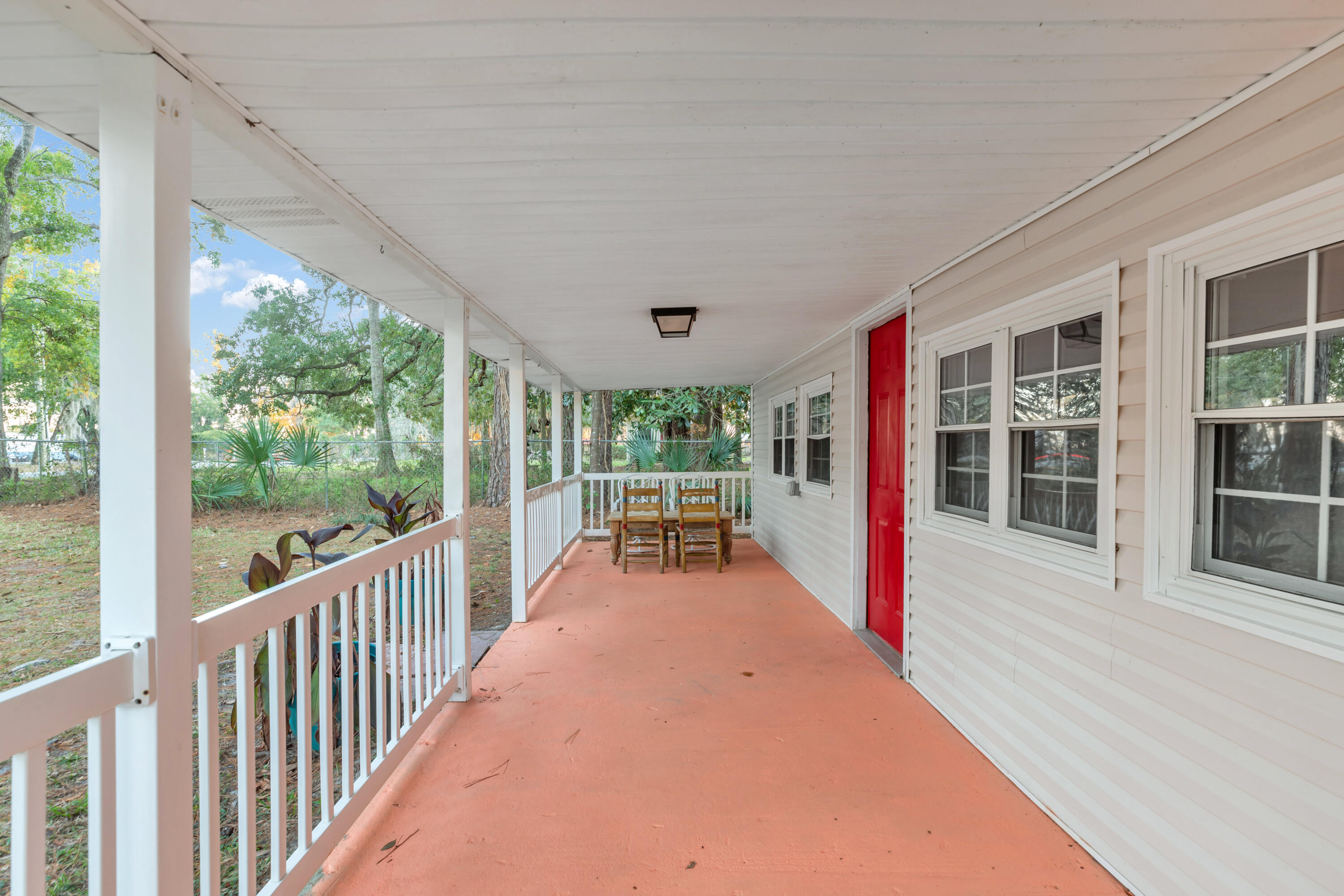 810 large front porch