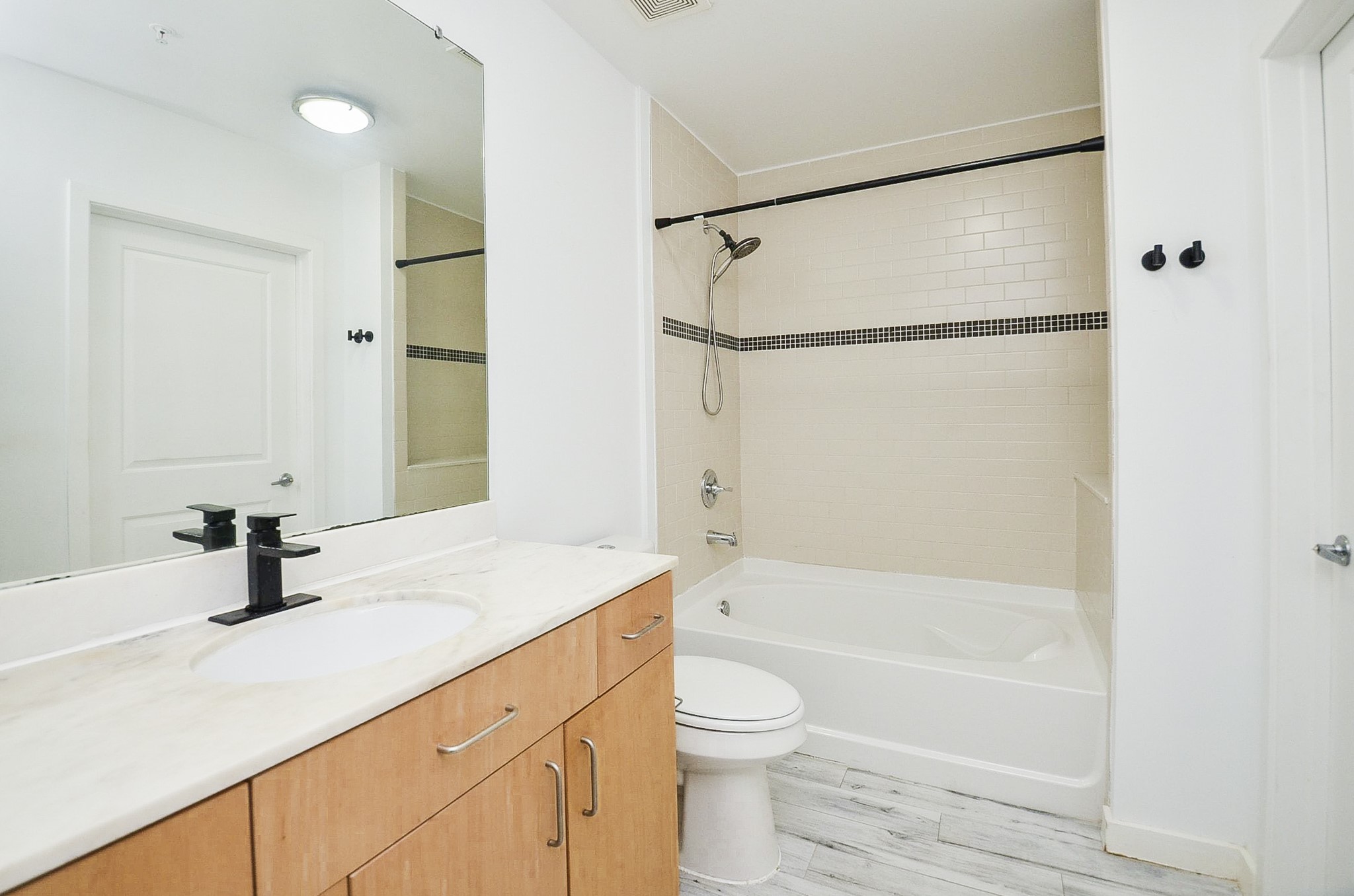 5925 Almeda Road, Unit 11612 Houston, TX 77004 - Photo 13 of 20