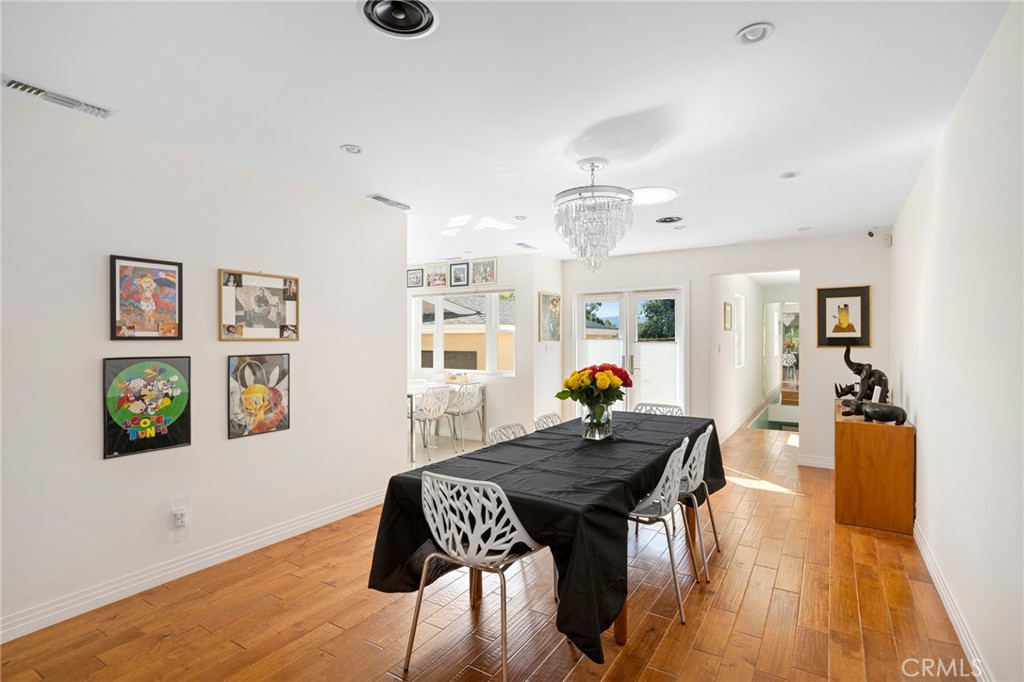2040 West Kenneth Road Glendale, CA 91201 - Photo 16 of 64
